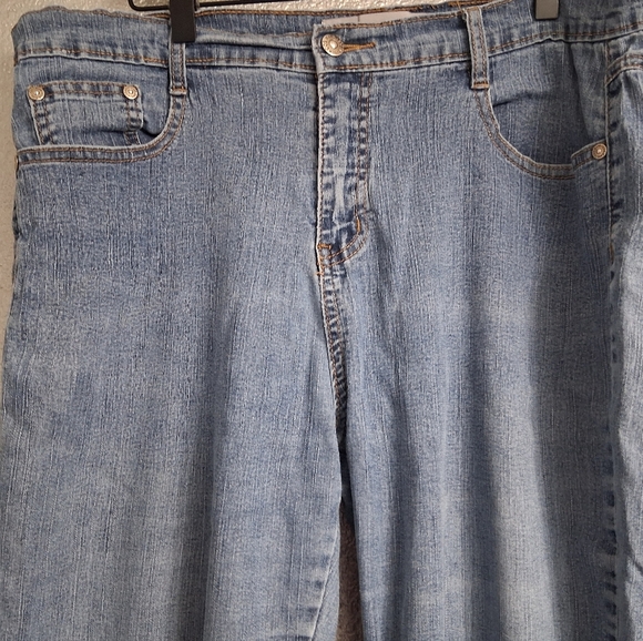 COS High Rise Crop Capris Embroidered Pants   Size 14 - Picture 2 of 9